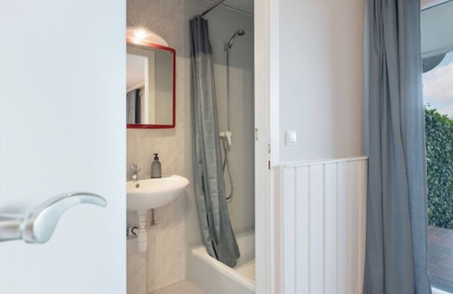 Rettin Apartment | Strandperle - romantic first floor apartment with terrace