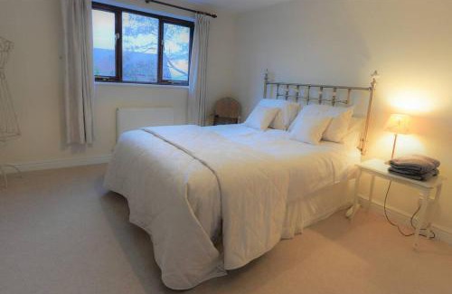 Broughton Hackett House | Stratford House - Perfect for a get together