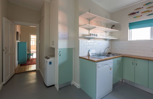 Kalk Bay Apartment | Strathmore Flat in the annex of Chartfield