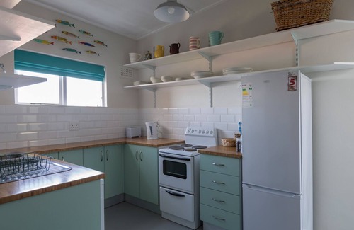 Kalk Bay Apartment | Strathmore Flat in the annex of Chartfield