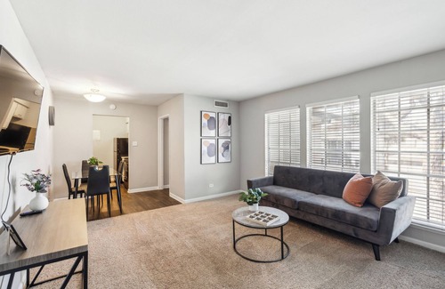 South Arlington Apartment | Stratton 205-V I Spacious 1 Bed 1 Bath