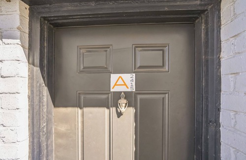 South Arlington Apartment | Stratton 2415-A I Spacious 2 Bed 1.5 Bath