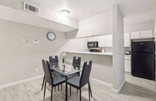 South Arlington Apartment | Stratton 2526E I Comfy 2 Bed 2 Bath