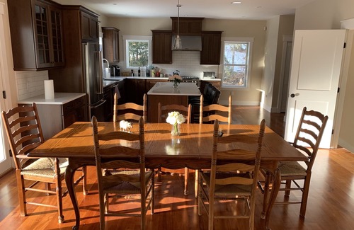 Stratton Mountain House | Stratton Ski Inn - Shuttle to ski - Golf course - Hot tub