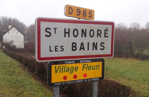 Saint-Honore-les-Bains Apartment | "Strauss", apartment for 6 people in the Morvan