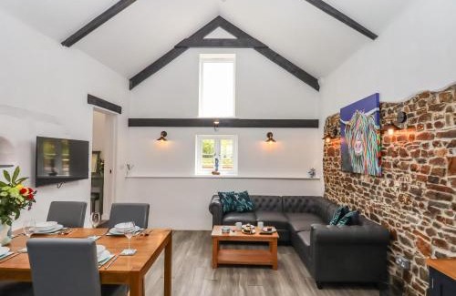 Holsworthy House | Strawberry Bank - Kingfisher