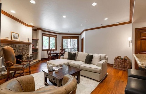 Beaver Creek Condo | Strawberry Park On The Slopes In Beaver Creek Ski-In/Ski-Out
