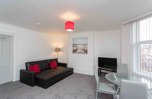 South Shore Apartment | Strawberry Suite - 3 Bedroom Spacious Apartment