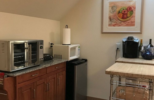 Rawley Springs House | Stream-Side Guesthouse In beautiful Rawley Springs