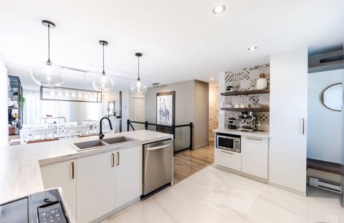 Drummondville Apartment | Streamlined apartment with 2 free parking spaces.