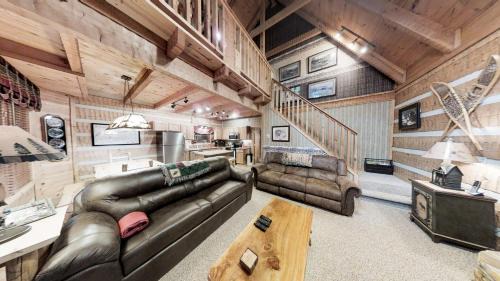 Gatlinburg - Pigeon Forge House | Streamsong Secluded Creek View Cabin