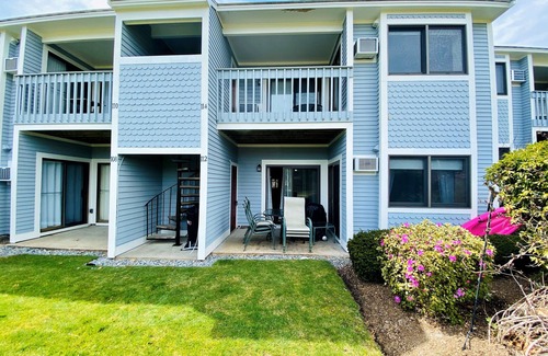 Brewster Condo | Street Level Chilton Village Apt, Renovated Kitchen & Bathrooms, 2 A/Cs, 6 Pool Passes (Fees Apply)
