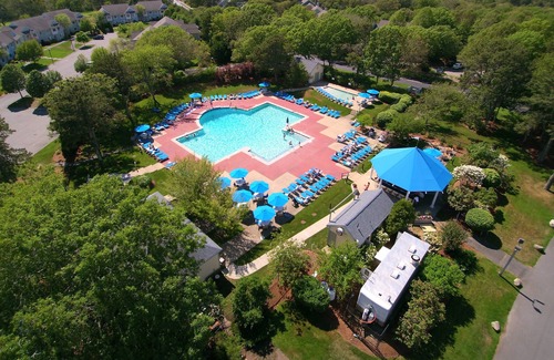 Brewster Condo | Street Level Chilton Village Apt, Renovated Kitchen & Bathrooms, 2 A/Cs, 6 Pool Passes (Fees Apply)