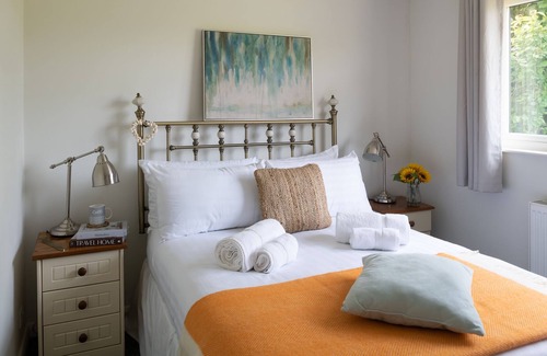 Llanfaelog House | Stretton House ~ Views of Snowdonia ~ Close to Rhosneigr Beach