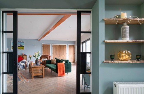 Llanfaelog House | Stretton House ~ Views of Snowdonia ~ Close to Rhosneigr Beach