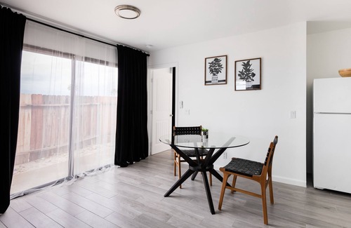 Desert Hot Springs Apartment | Striking Black & White Apt w Gated Entrance & Yard