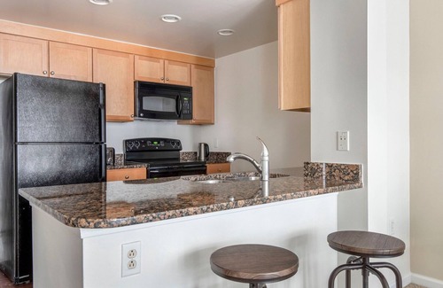 Navy Yard Apartment | Striking Navy Yard 1BR w/Roof Pool & W/D, nr Nightlife, by Blueground
