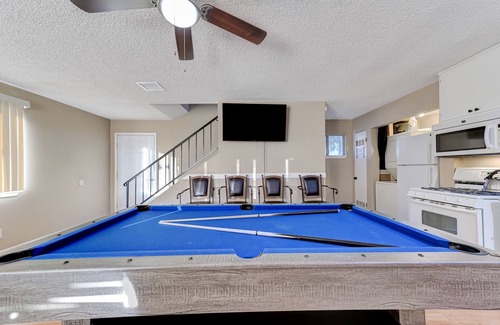 Chinatown House | Strip-side Villa: 5BR3BA, Pool, Mini Golf, Karaoke