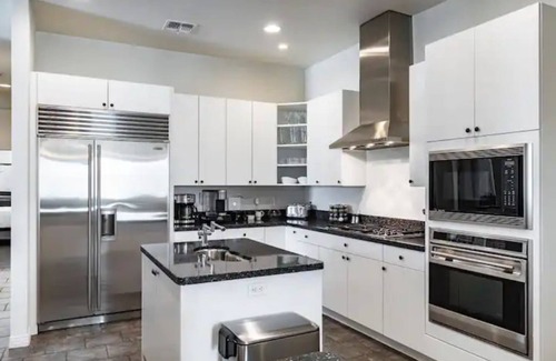 Spring Valley Villa | Strip View Oasis 8 min Strip/Allegiant * Pool/Spa