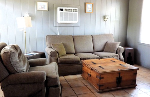 Royal Cabin | Striper Cabinn