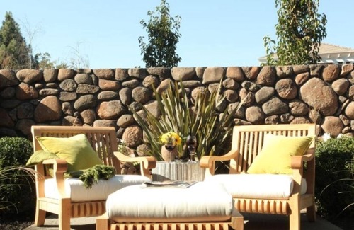 Yountville House | Stroll in Nearby Scenic Vineyards! Outdoor Heated Pool, Pet-friendly Hotel!