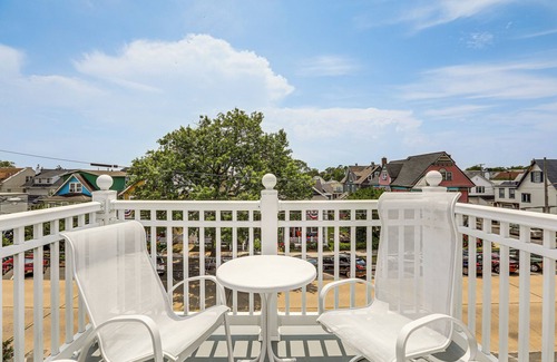Ocean Grove Apartment | Stroll to Ocean Grove Boardwalk & Beach: Sleek Apt