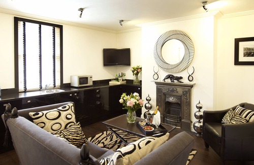 Cheltenham Apartment | Strozzi Palace Suites by Mansley