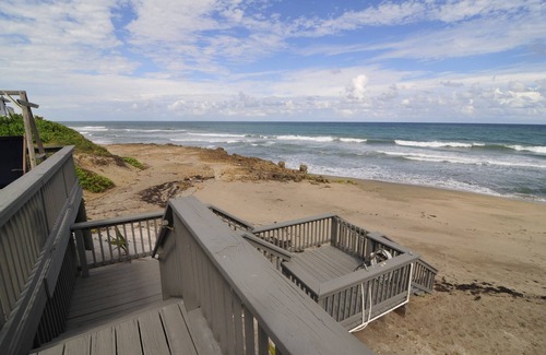 Stuart House | Stuart Beach House- Three bedroom home with outstanding views and private dock