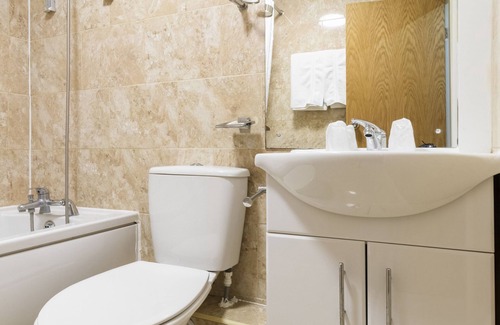 Luton Hotel | Stuart Hotel