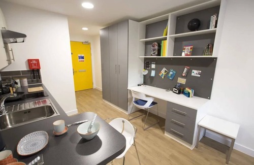City Centre Glasgow Apartment | Student Only Foundry Courtyard