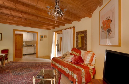 San Bartolome de Tirajana Villa | 'Studio Martin' with Shared Pool, Shared Terrace and Wi-Fi