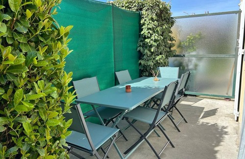 Castelnau-d'Estretefonds Apartment | Studio-Comfort-Ensuite with Bath-Terrace