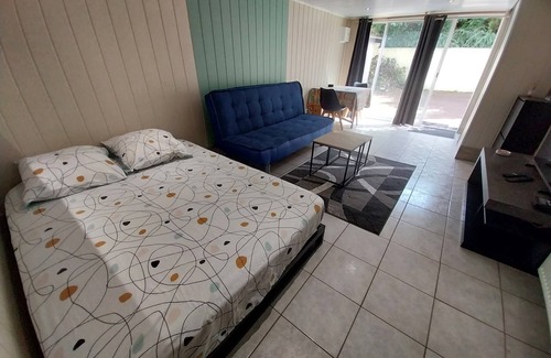 Saint-Germain-les-Corbeil Bed & Breakfast | Studio T1 Dans Résidence Pavillonnaire à 30km de Paris