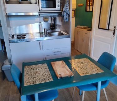 Bagnoles-de-l'Orne Apartment | Studio 10, très bien placé, parking wifi gratuit