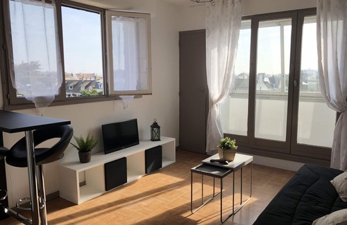 Courseulles-sur-Mer Apartment | Studio 100m from the sea and shops