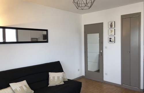 Courseulles-sur-Mer Apartment | Studio 100m from the sea and shops