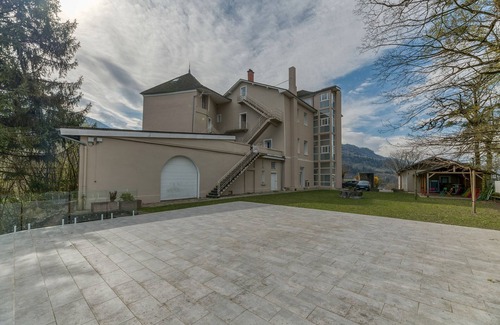 Arvillard Apartment | Studio '103' with Shared Pool, Shared Terrace and Wi-Fi