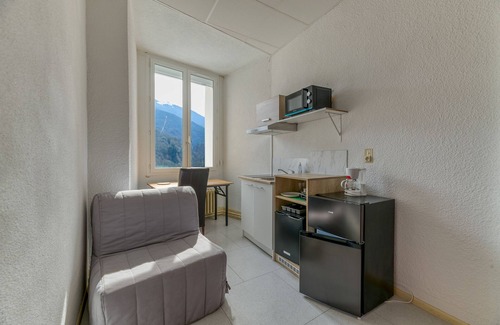 Arvillard Apartment | Studio '109' with Shared Pool, Shared Terrace and Wi-Fi