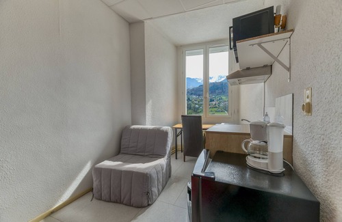 Arvillard Apartment | Studio '109' with Shared Pool, Shared Terrace and Wi-Fi