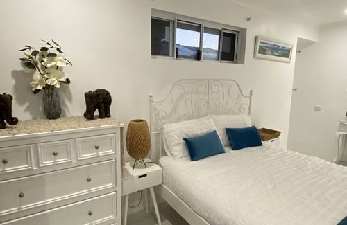 Safety Bay Apartment | Studio 12- One Street away from the beach