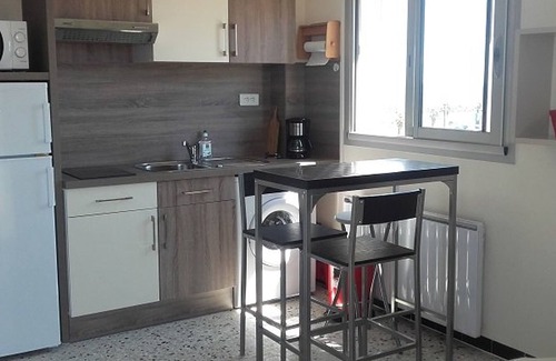 La Jetee Apartment | Studio 2 Pers Near Beach with Parking