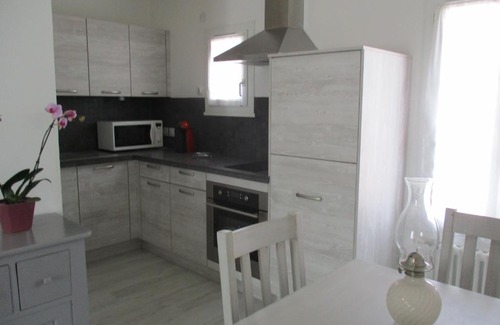 Sainte-Marie-de-Re House | STUDIO 2 PERS PROCHE PLAGE ET COMMERCES