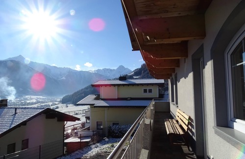 Hippach Apartment | "Studio 2 Persons" in the Apartment House Alpenjuwel near several Ski Resorts