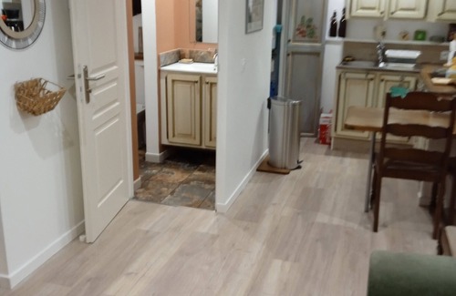 Sainte-Maxime City Centre Apartment | Studio 2 Personnes Centre Ancien de Sainte Maxime a 300 M Plage et Port