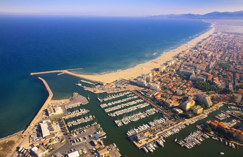 La Jetee Apartment | STUDIO 23 M2 AT THE PORT AND BEACH