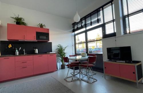IJplein en Vogelbuurt House | Studio 28A5 with free parking place