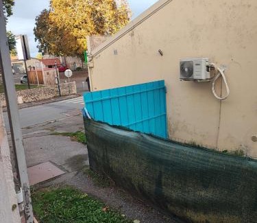 Champagne-les-Marais Apartment | Studio 3