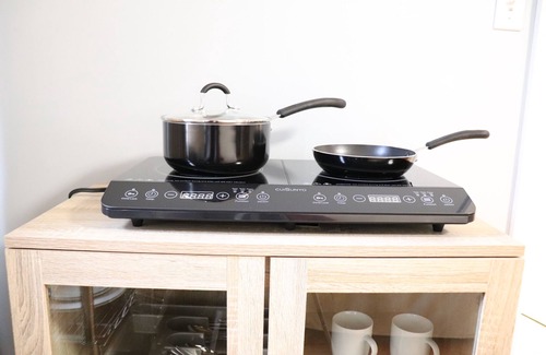 North Cambridge Apartment | Studio 3-minute walk to subway, bus: Harvard,MIT,Lesley,Tufts,downtown Boston