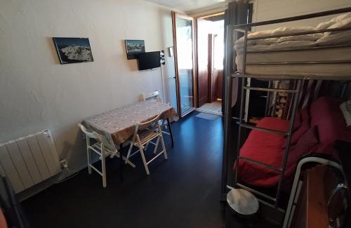 Ax-les-Thermes Apartment | Studio 3 personnes au pied des piste plateau de Bonascre - Ax 3 domaines Eté Hiver