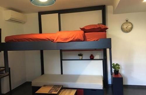 Quartier du Port Apartment | Studio 33